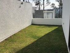 Casa Res. Lago Esmeralda